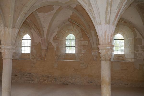 Ensemble de trois vitraux contemporains avec verre structuré clair pour l'abbaye de l'Etoile à ARCHIGNY (86)